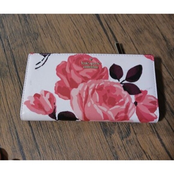 kate spade new york Handbags - Kate Spade STORYBOOK Stacy Cameron Street Roses Wallet Collection NWOT